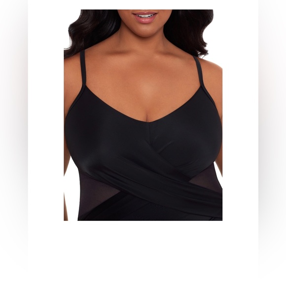 Curves Tummy Control Swimsuit size M - Picture 3 of 7